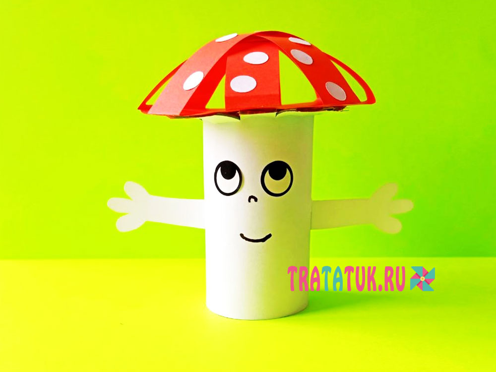 Мухомор из втулки от туалетной бумаги